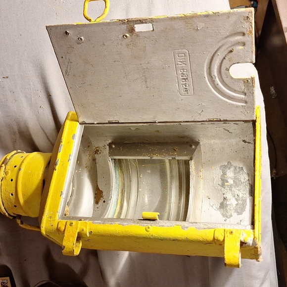 Vintage boat captions lantern - Picture 5 of 5